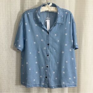 JANE + DELANCEY M-L VINTAGE WASH LIGHT BLUE WHITE STAR SHORT SLEEVE BUTTON SHIRT